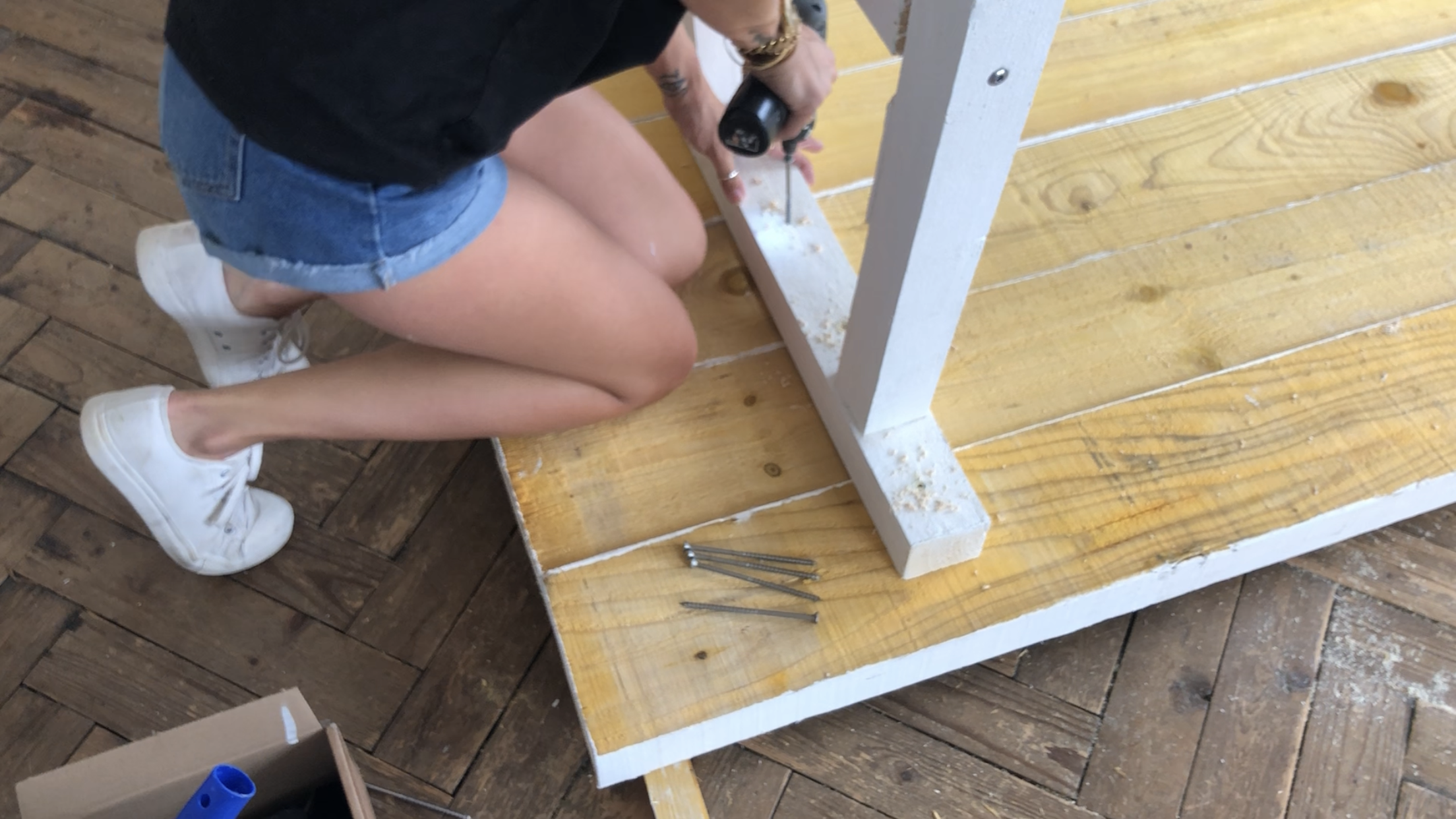 fixation pied de table diy